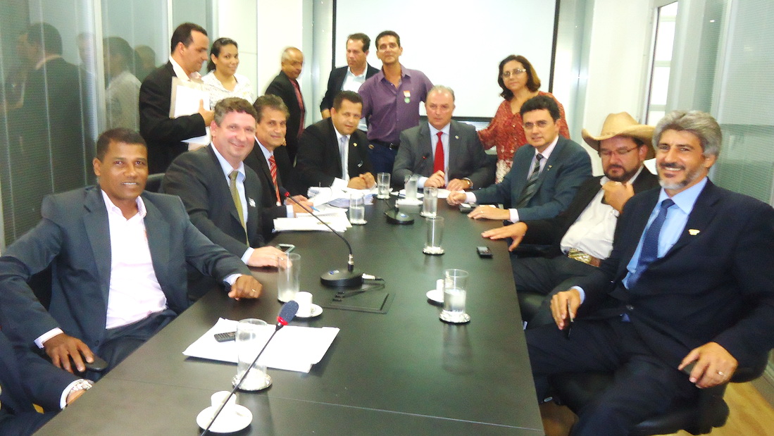 Presidente da Câmara vai à Brasília com Prefeita Mabel em busca de recursos para o município.