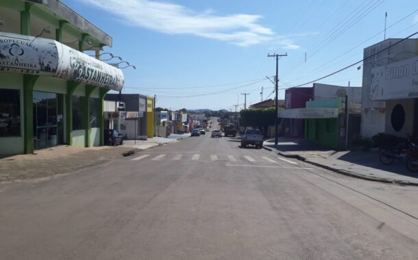 Marquinhos da Educação solicita limpeza em ruas da cidade