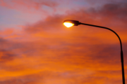 Luzes de Led no Cemitério e cuidado com o lixo no foco de Lourival