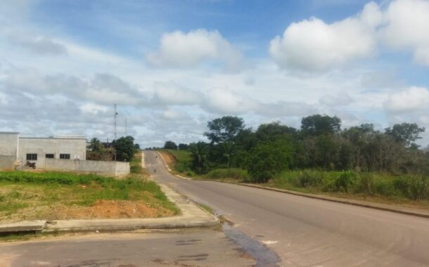 Carlão do Sal pleiteia término de calçamento e iluminação na Av. Carolina Rezzieri