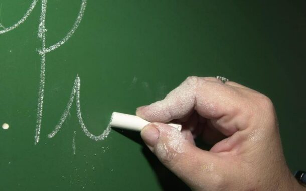 Piso salarial dos professores é tema de indicação no Legislativo Castanheirense